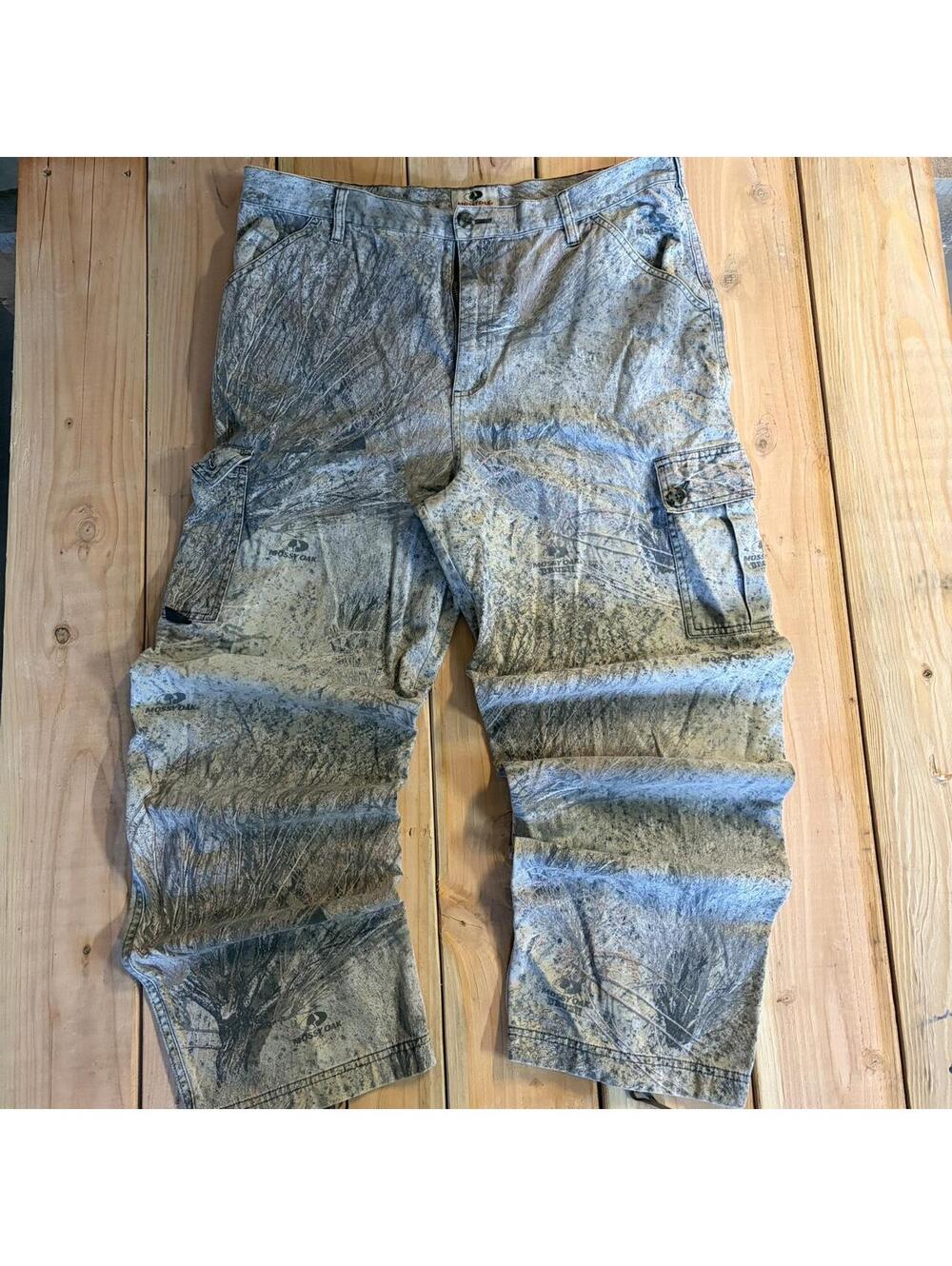 Vintage 90’s 2000’s mossy oak camo cargo carpenter pants outdoors